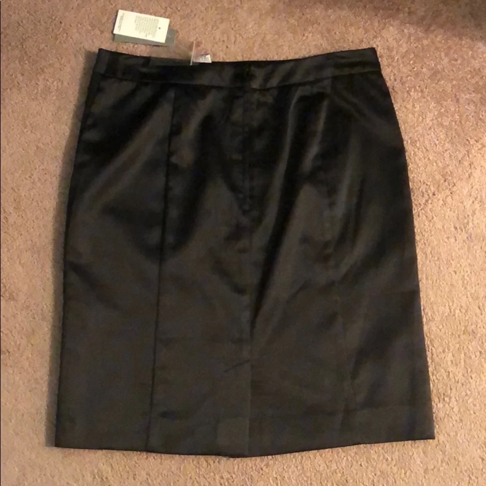NWT Stein Mart’s WD-NY 100% Polyester Lined skirt
